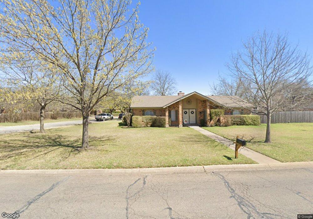 835 S Ridgeway Dr, Cleburne, TX 76033 - photo 1