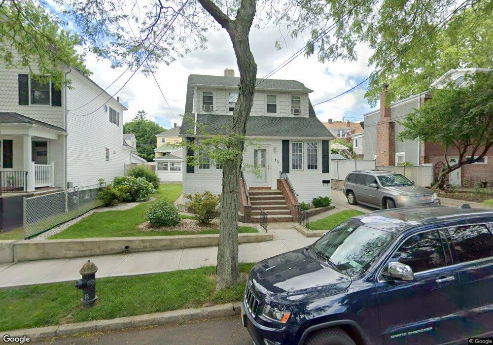 13 Savin Ct, Staten Island, NY 10304 - photo 1