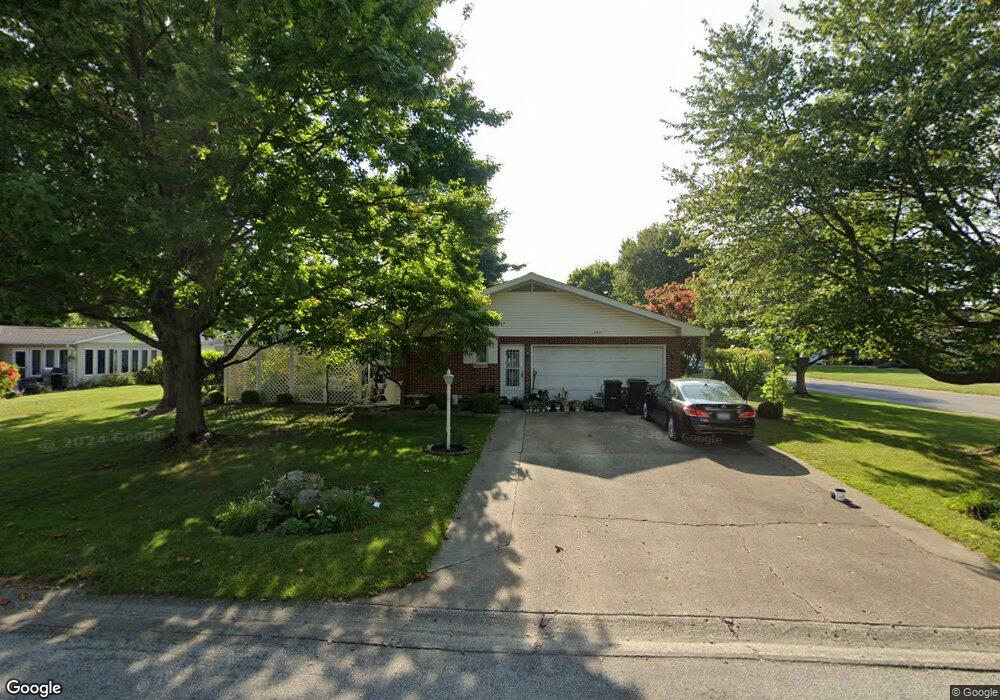 1104 Crestview Dr, Tuscola, IL 61953 - photo 1