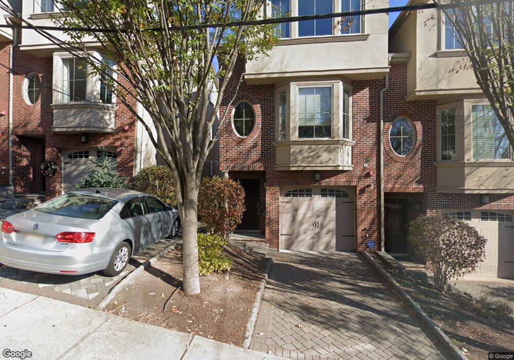 15 Maple St unit C00015, Edgewater, NJ 07020 - photo 1