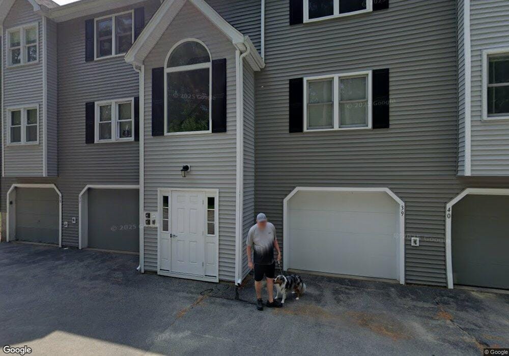 74 Tennis Plaza Rd unit 35, Dracut, MA 01826 - photo 1