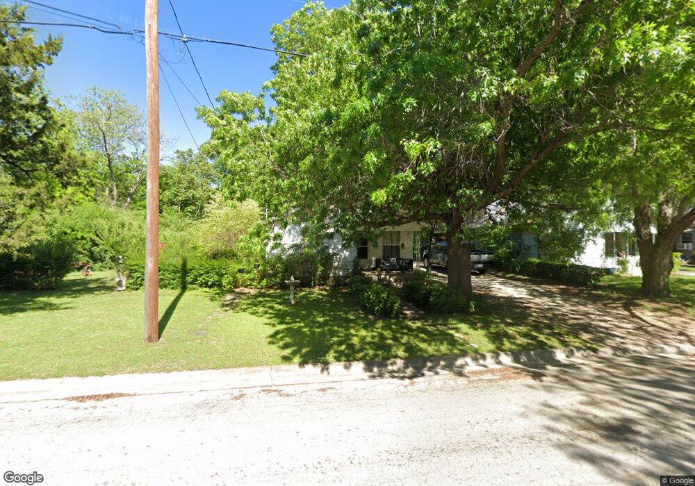 1506 S Lindsay St, Gainesville, TX 76240 - photo 1