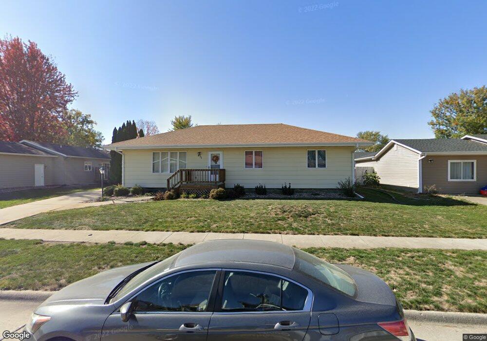 831 E 15th St N, Newton, IA 50208 - photo 1