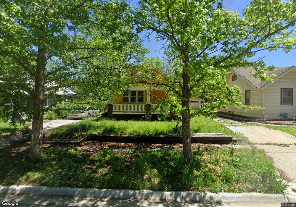 1172 SW Randolph Ave, Topeka, KS 66604 - photo 1