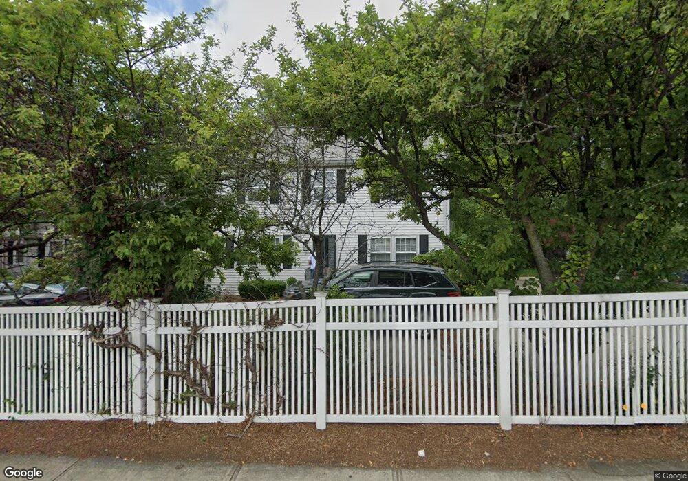 290 Linden St unit 2, Wellesley, MA 02482 - photo 1