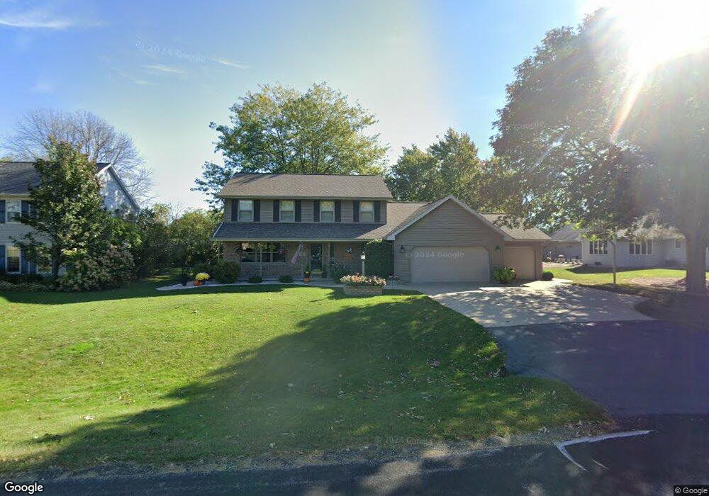 N9564 Crystal Dr, Appleton, WI 54915 - photo 1