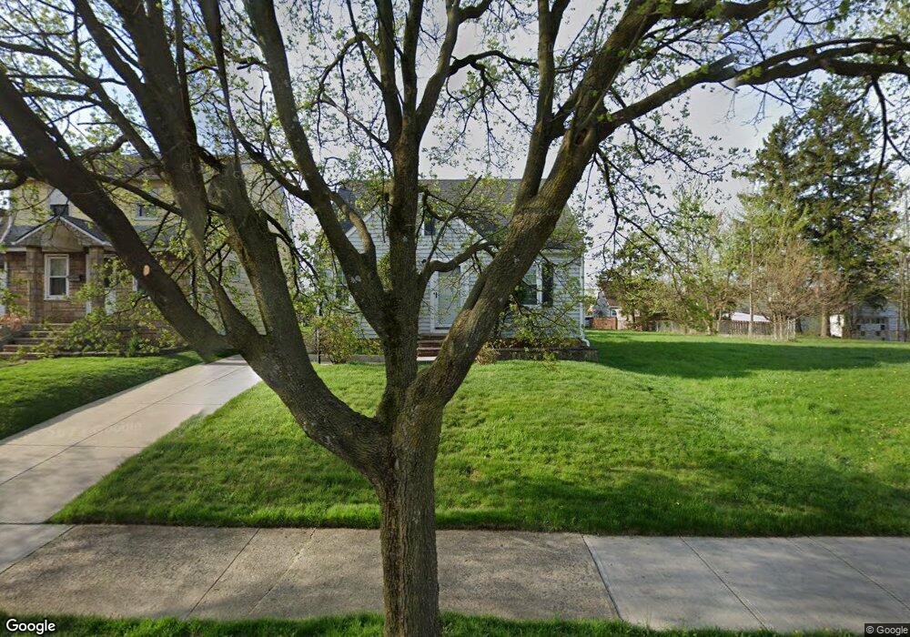 19610 Raymond St, Maple Heights, OH 44137 - photo 1