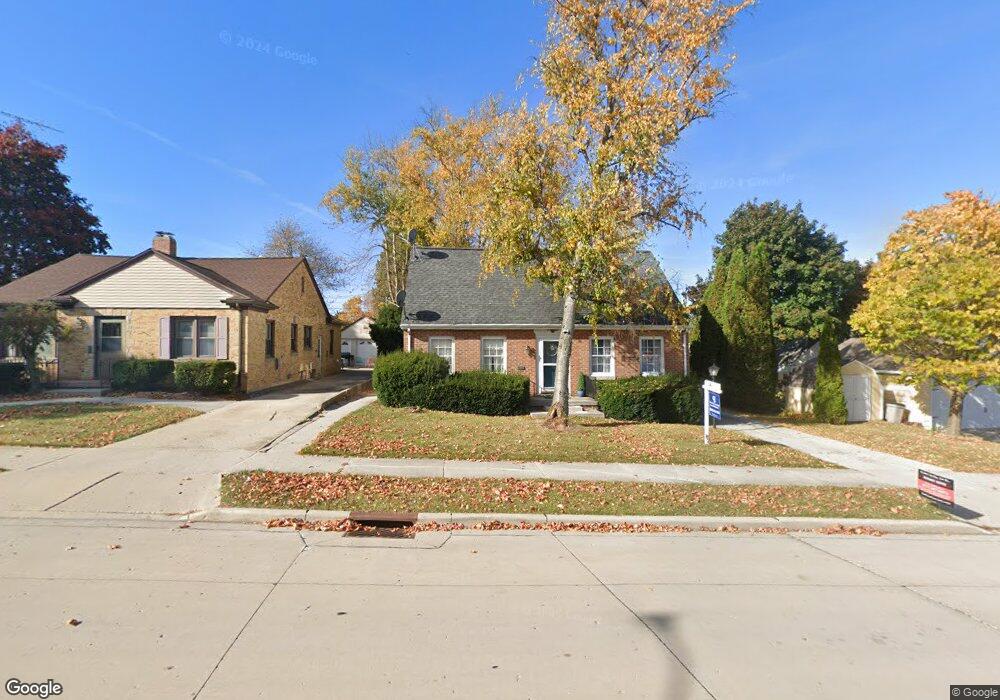 1020 N 10th St unit 2, Manitowoc, WI 54220 - photo 1