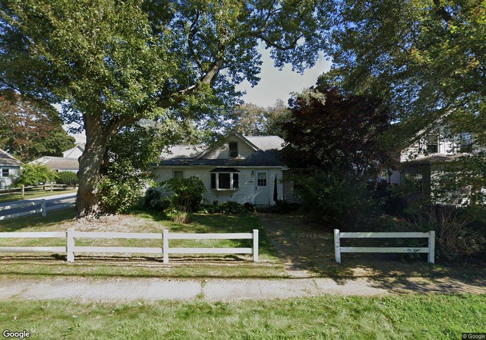 8 Maple Ave, Old Saybrook, CT 06475 - photo 1