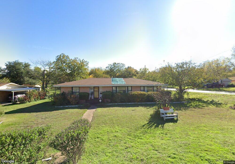 517 Hinton St, Grand Prairie, TX 75050 - photo 1