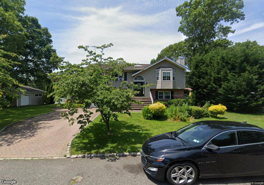 936 Chester Rd, Sayville, NY 11782 - photo 1