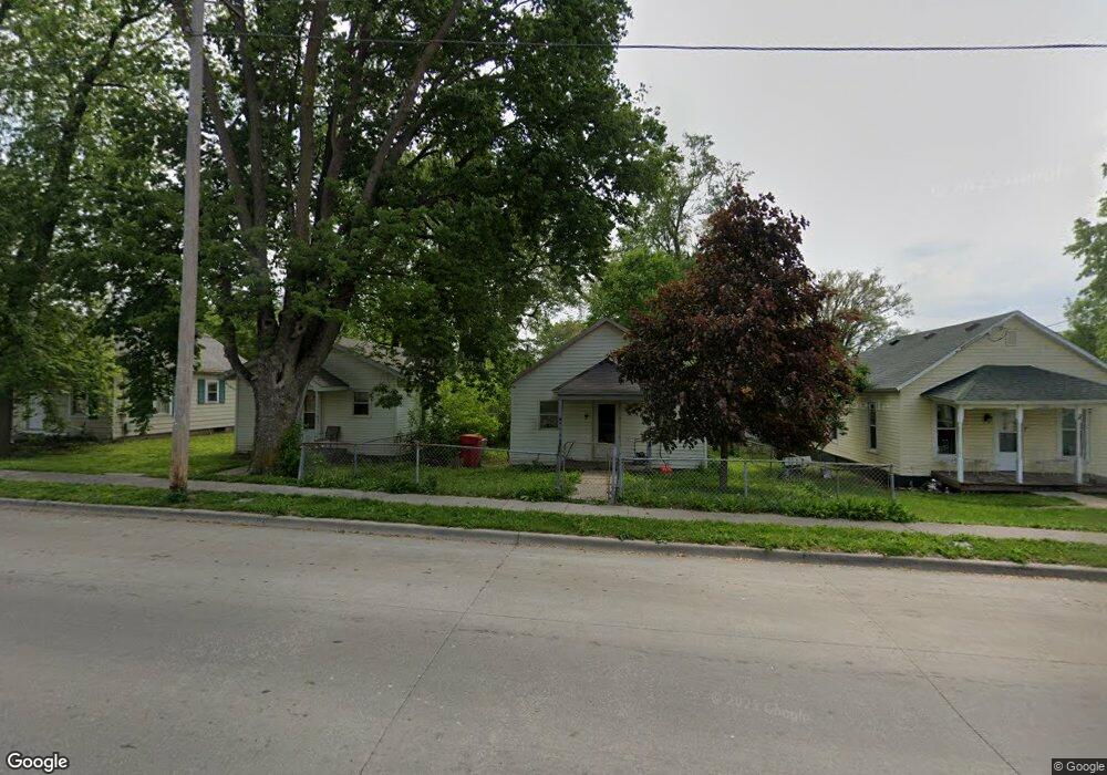 710 S Kickapoo St, Lincoln, IL 62656 - photo 1