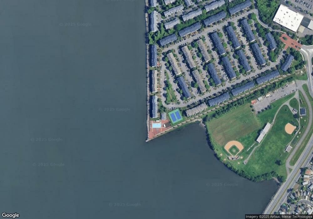 154 Cottonwood St unit H2, Jersey City, NJ 07305 - photo 1