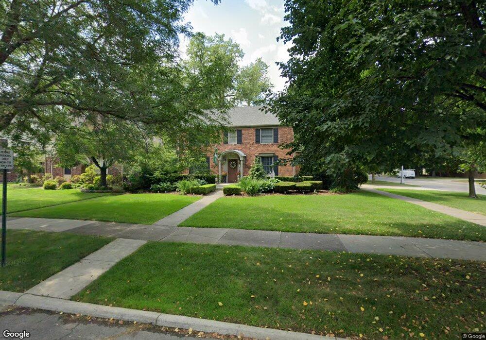 515 Lincoln Rd, Grosse Pointe, MI 48230 - photo 1