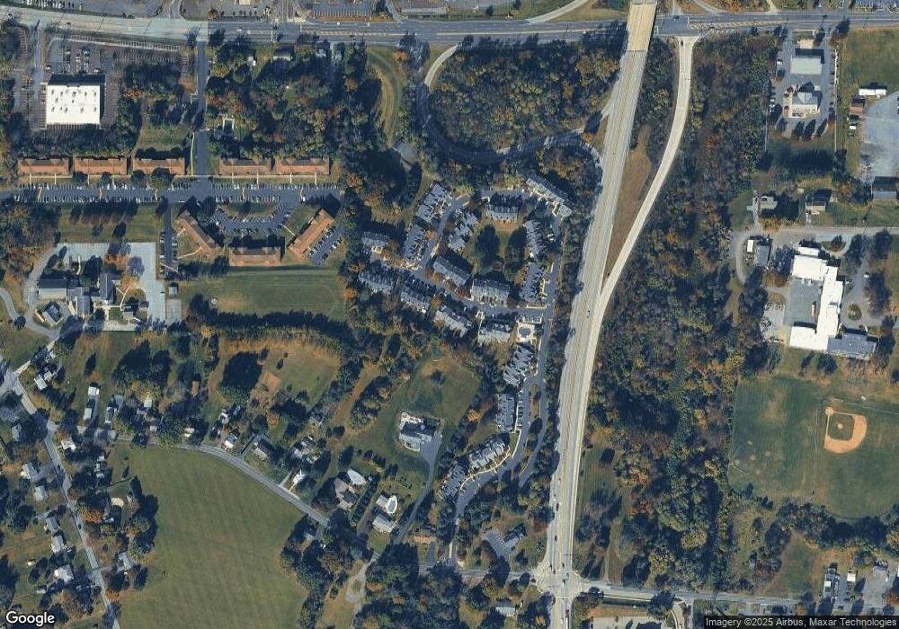 605 Coventry Pointe Ln, Pottstown, PA 19465 - photo 1