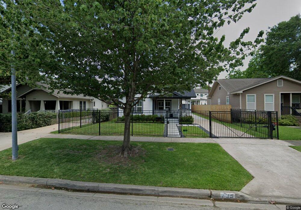 735 E 7th St, Houston, TX 77007 - photo 1