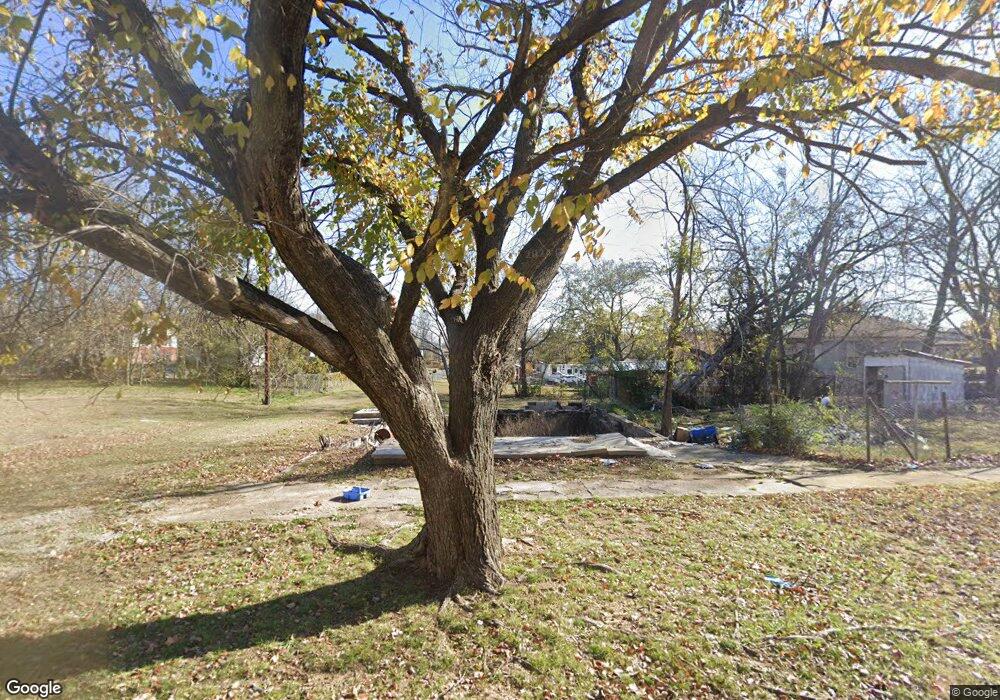 404 N 4th St, Henryetta, OK 74437 - photo 1