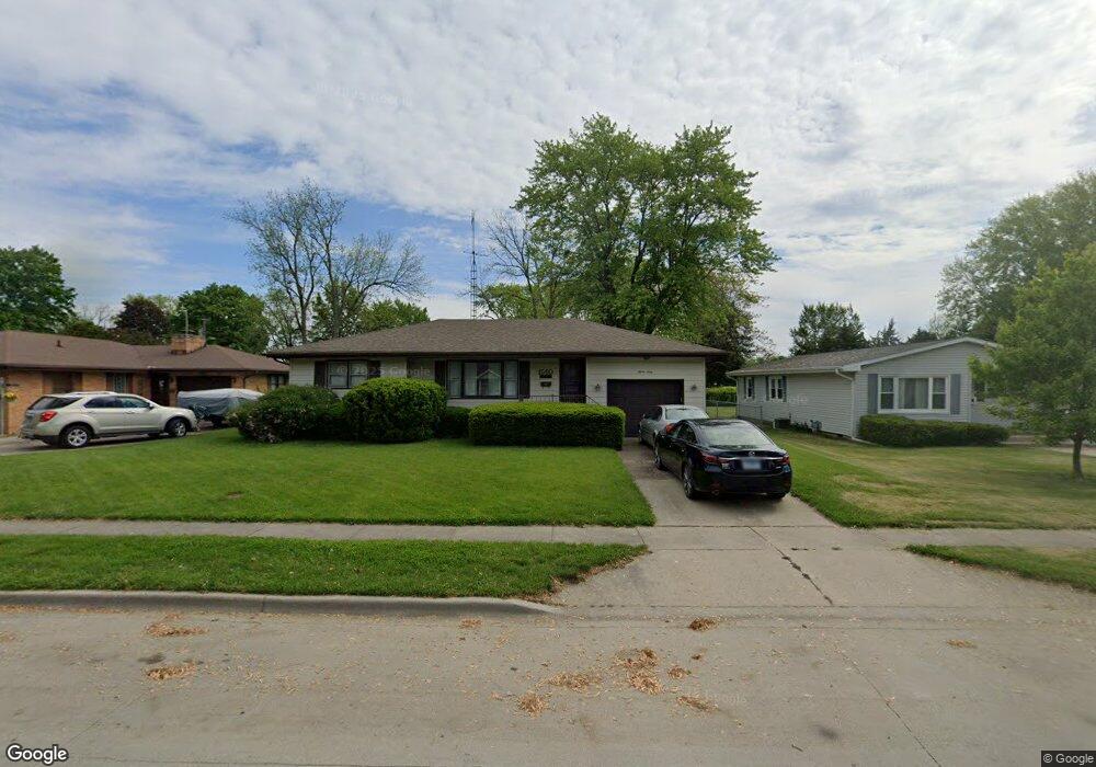 1560 Pulaski St, Lincoln, IL 62656 - photo 1
