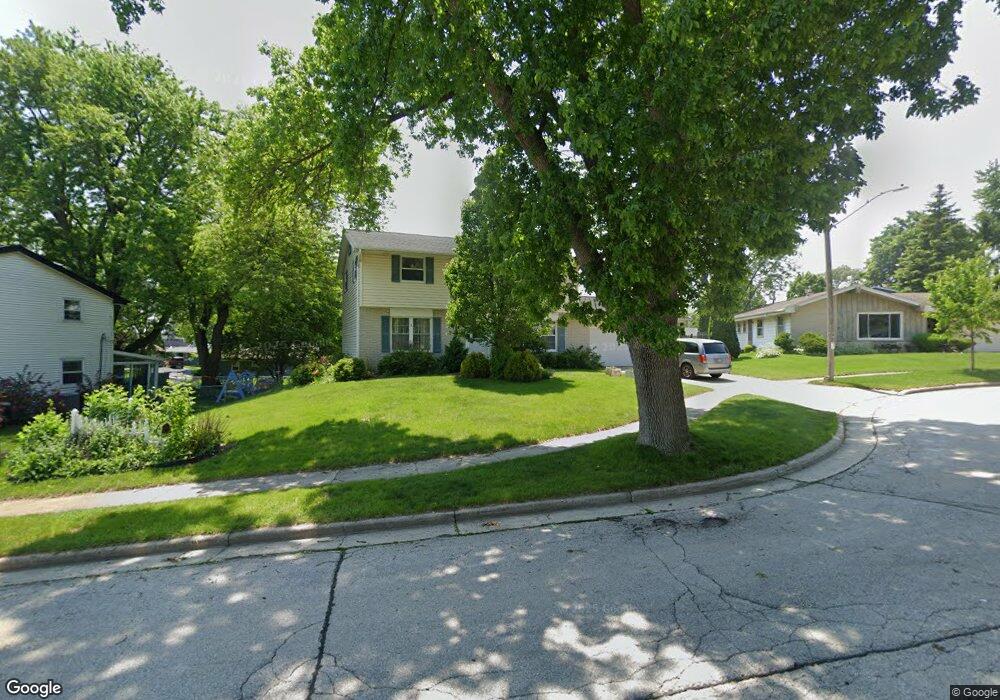 1908 Dewitt Ct, Waukesha, WI 53186 - photo 1