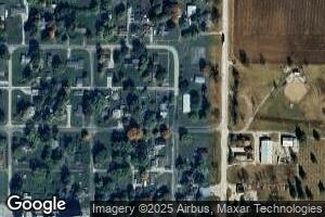 53 Ash St, Weldon, IL 61882