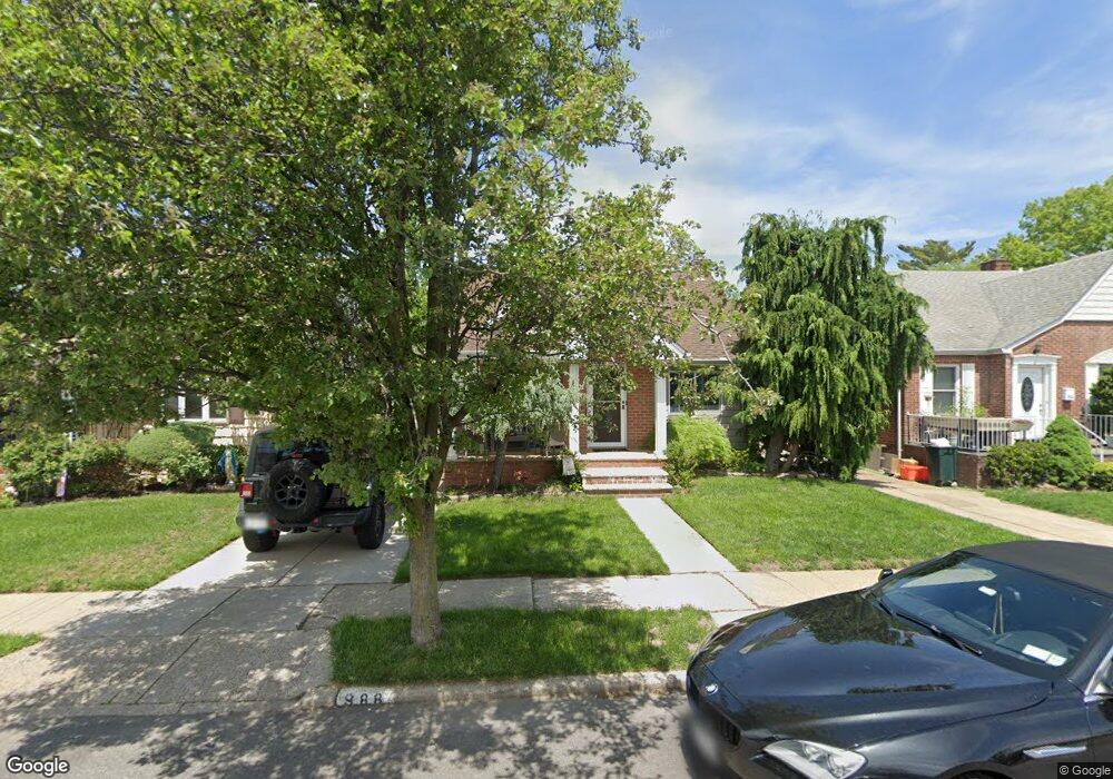 992 Cloud Ave, Franklin Square, NY 11010 - photo 1