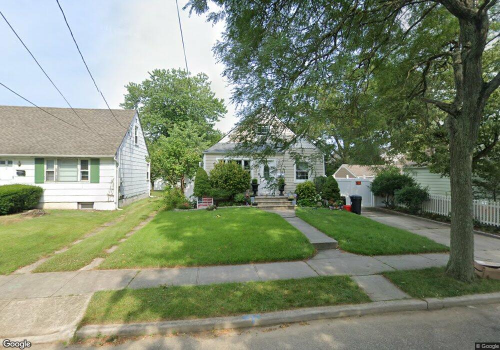 102 Kilburn Rd S, West Hempstead, NY 11552 - photo 1