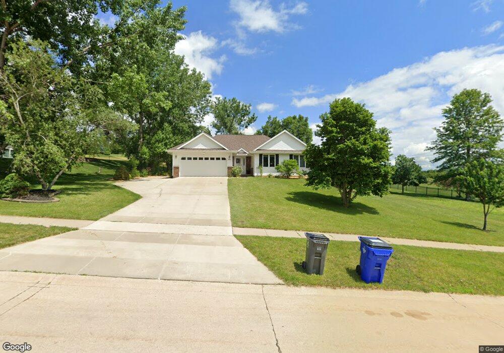2802 Chippewa Trail NE, Cedar Rapids, IA 52411 - photo 1