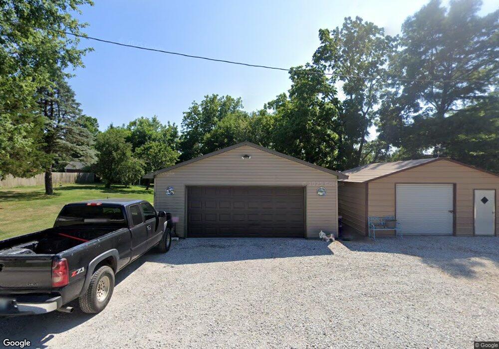 220 W Sylvan St, Virginia, IL 62691 - photo 1