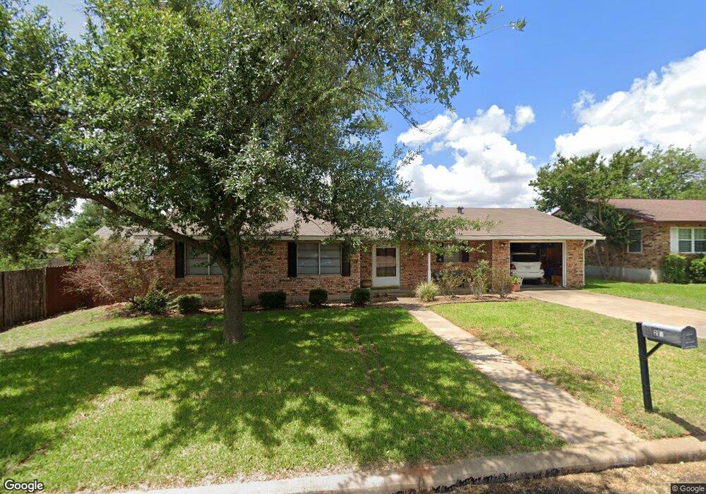203 Westmoor St, Fredericksburg, TX 78624 - photo 1
