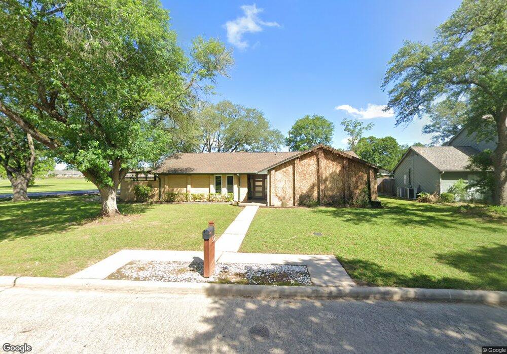 522 N Pecan Dr, Tomball, TX 77375 - photo 1