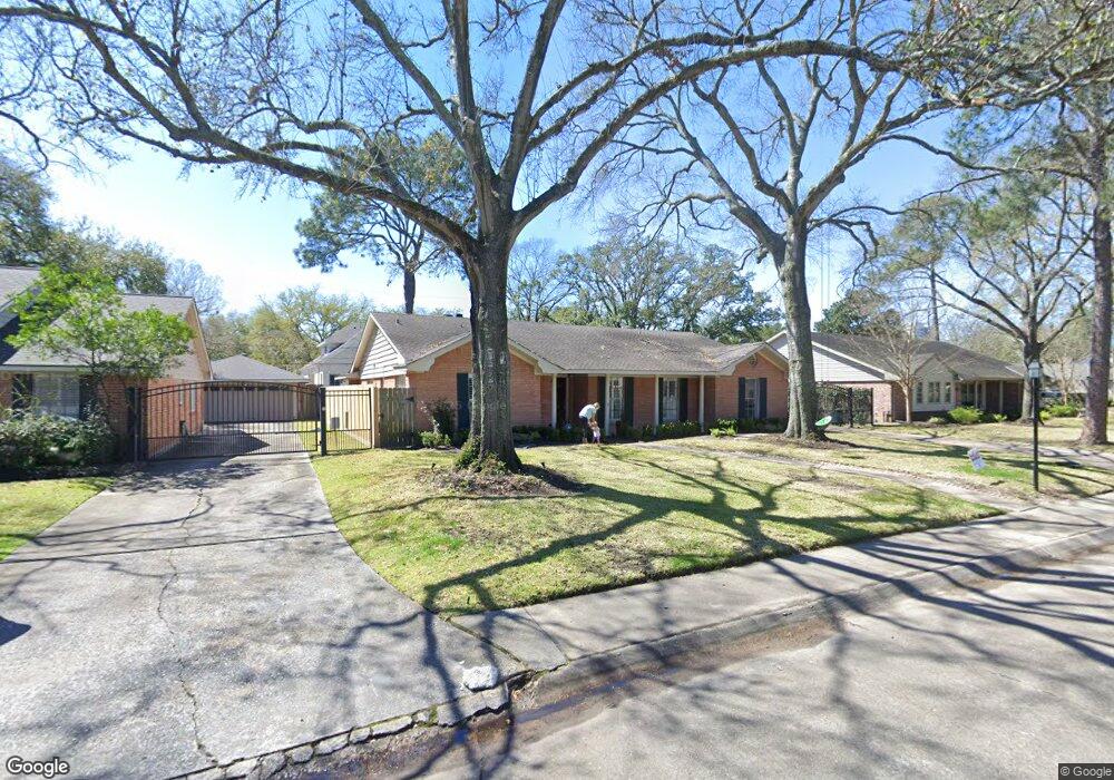 10043 Briar Rose Dr, Houston, TX 77042 - photo 1