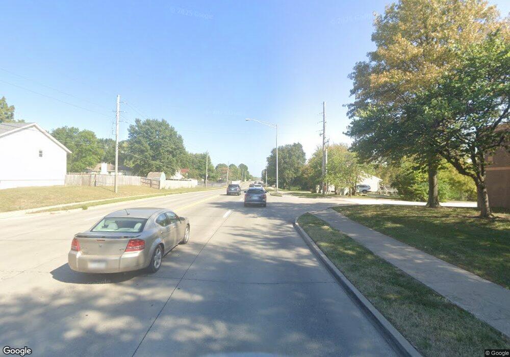 400 A-B NE Westwind Dr, Lee's Summit, MO 64086 - photo 1