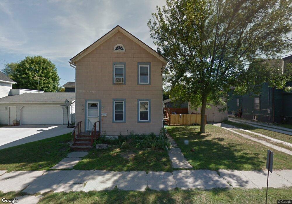 631 N 9th St, Manitowoc, WI 54220 - photo 1