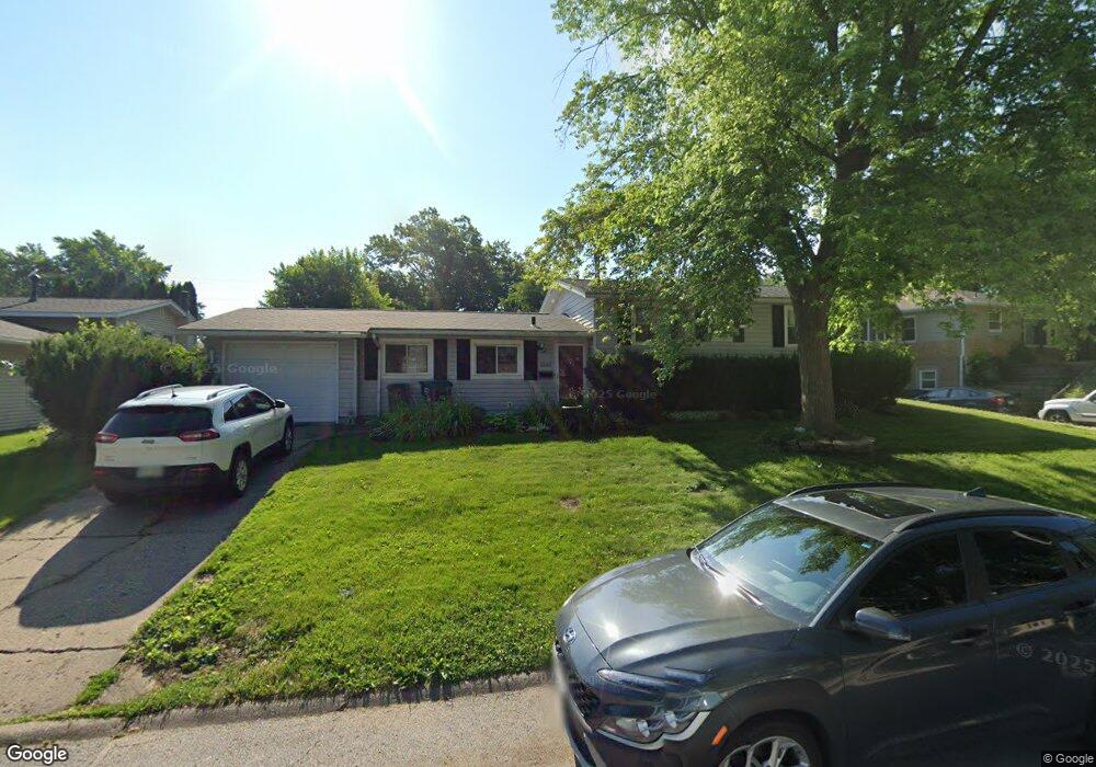 1503 Parklane Dr, Bettendorf, IA 52722 - photo 1