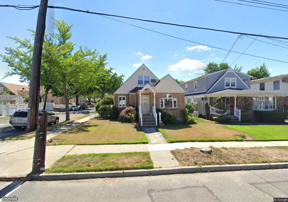 26420 82nd Ave, Glen Oaks, NY 11004 - photo 1