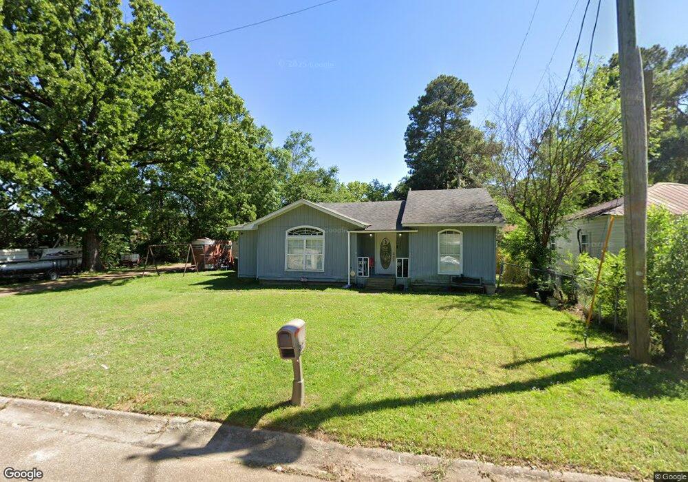 828 Singapore Dr, Wake Village, TX 75501 - photo 1