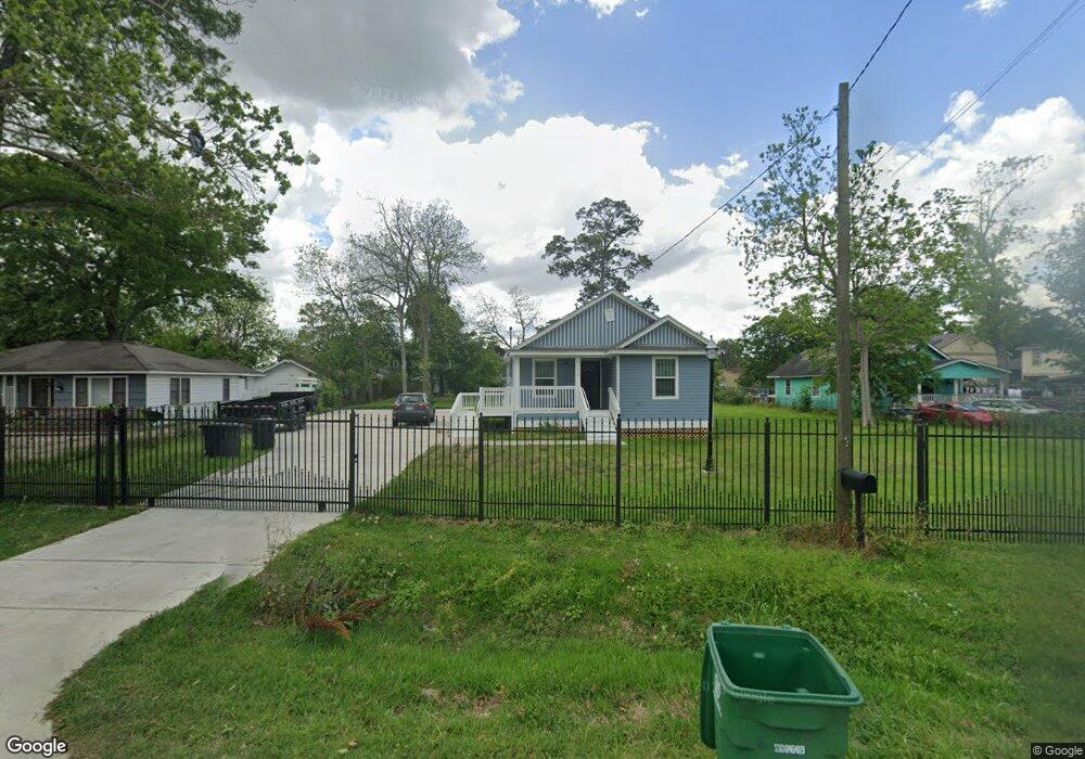 1310 Sadler St, Houston, TX 77022 - photo 1
