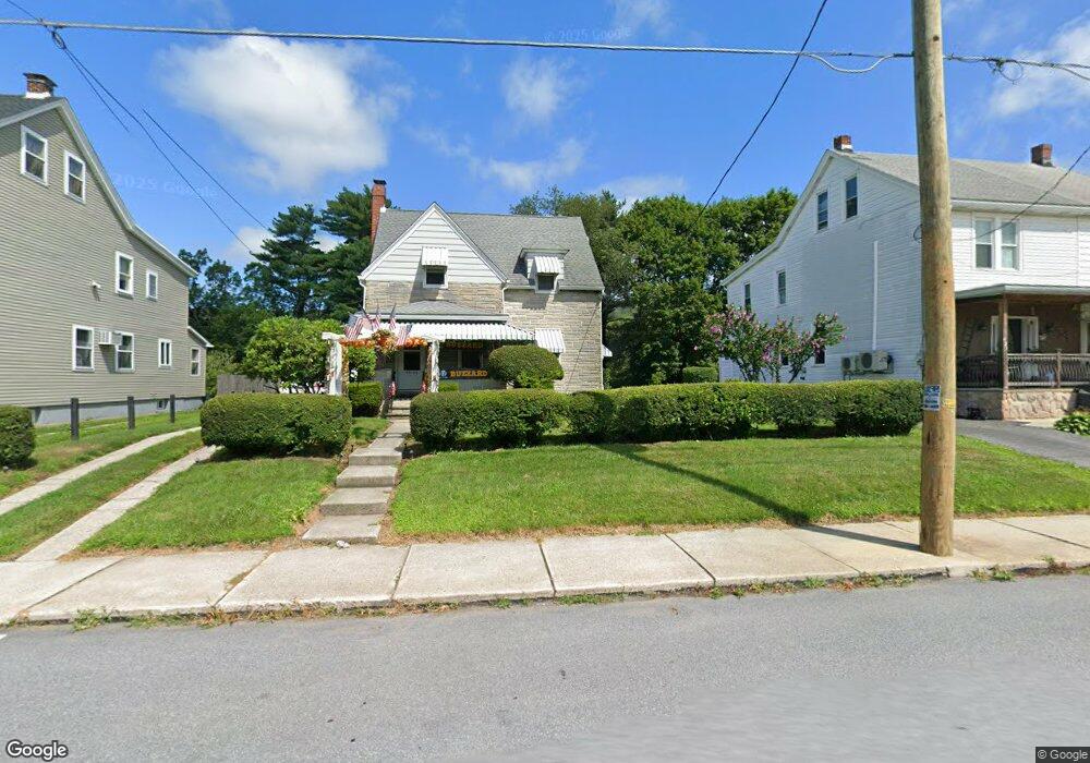 431 1/2 W Patterson St, Lansford, PA 18232 - photo 1