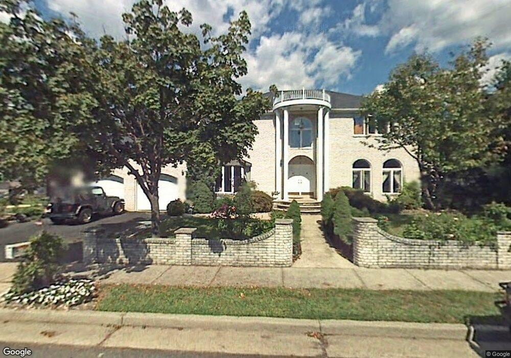 4 Sinclair Rd, Edison, NJ 08820 - photo 1