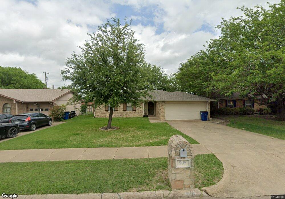 908 Phillips Dr, Ennis, TX 75119 - photo 1