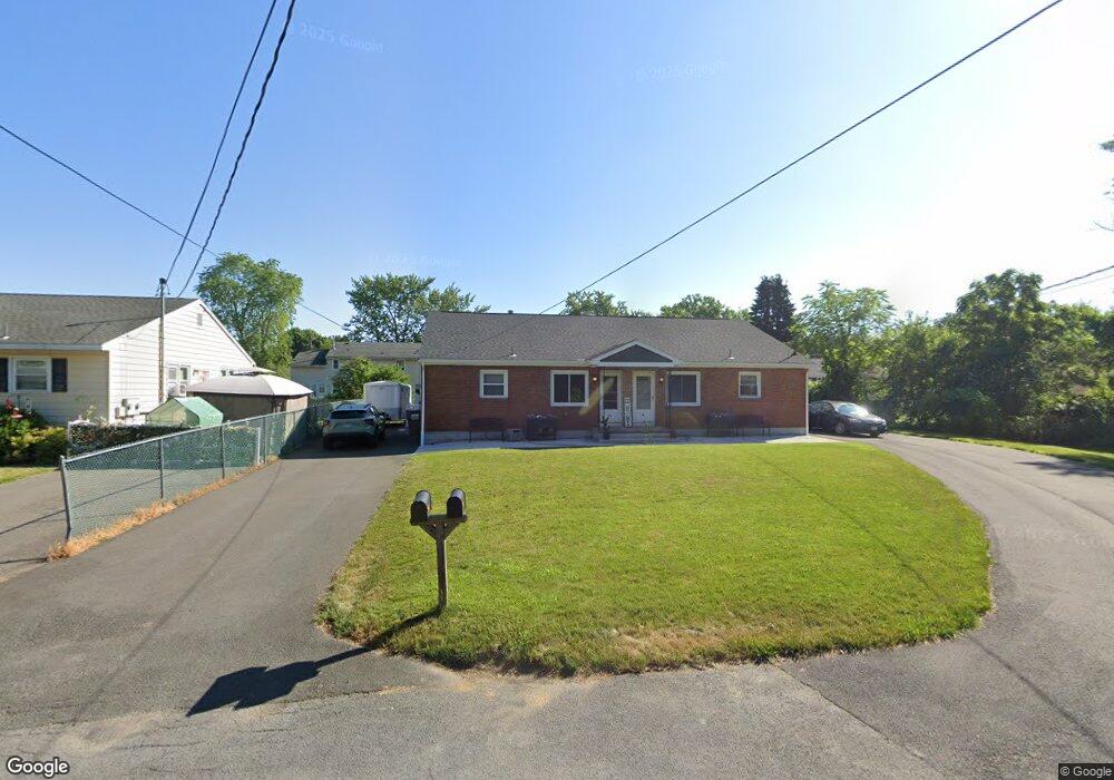 8 Saybrook Dr, Latham, NY 12110 - photo 1