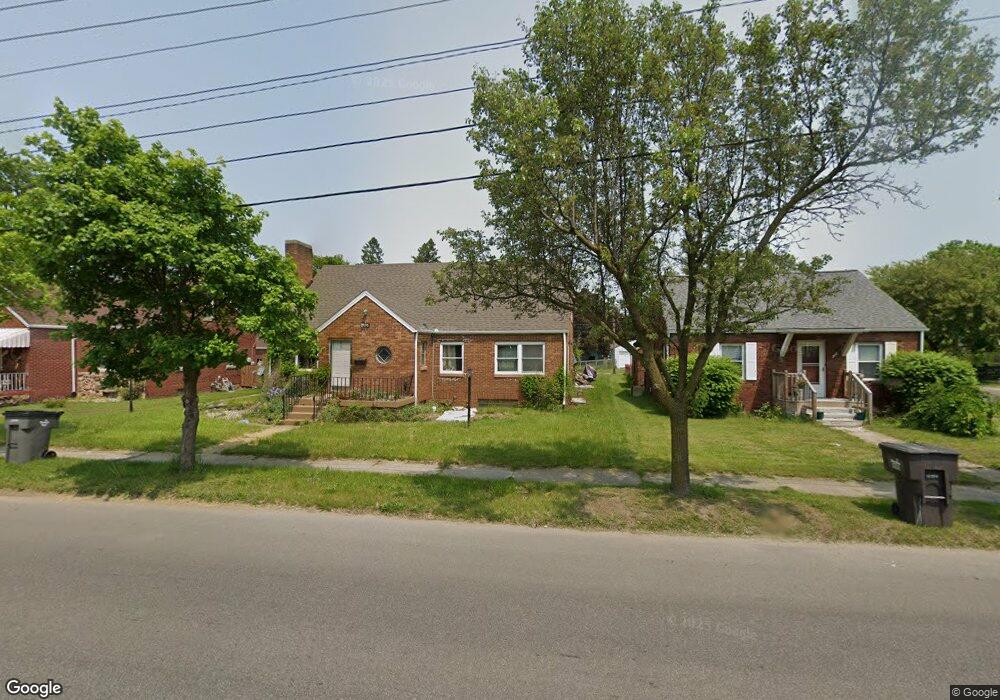 806 W Lusher Ave, Elkhart, IN 46517 - photo 1