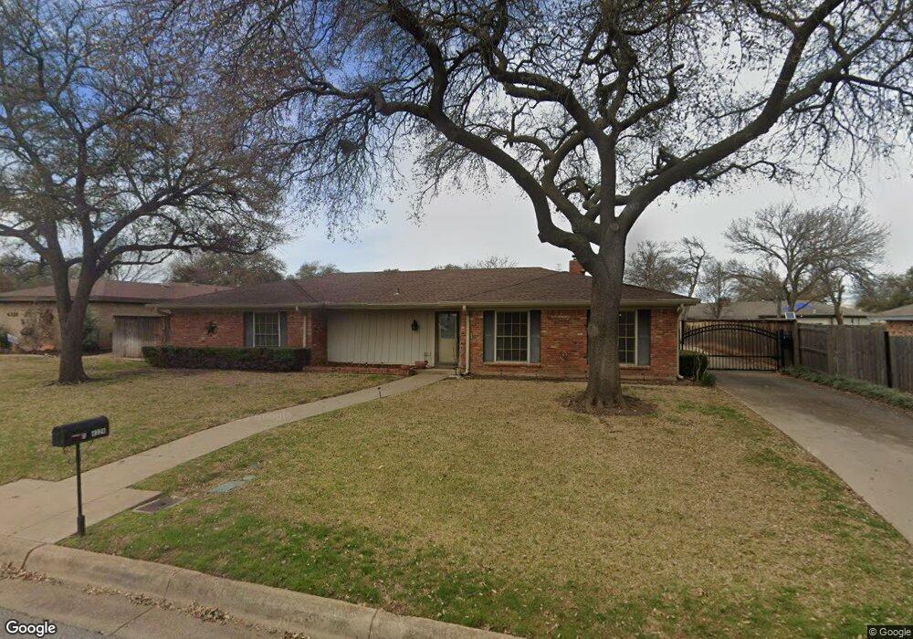 4324 Barcelona Dr, Fort Worth, TX 76133 - photo 1