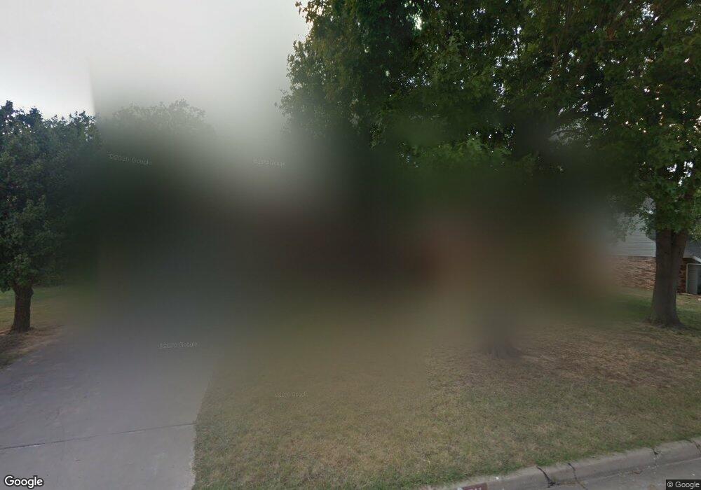 711 Rosewood St, Ardmore, OK 73401 - photo 1