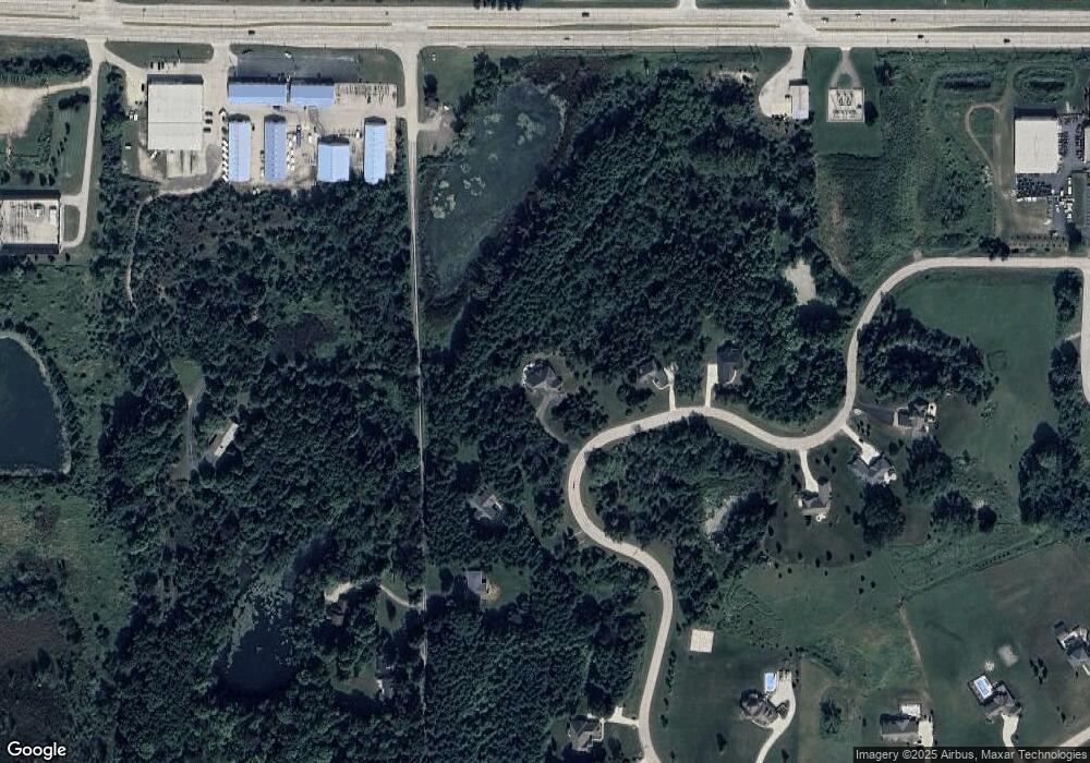 4284 N Woodcrest Ridge Dr, West Bend, WI 53095 - photo 1