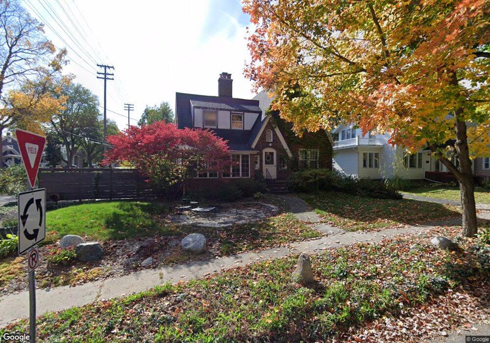 701 Sparrow Ave, Lansing, MI 48910 - photo 1