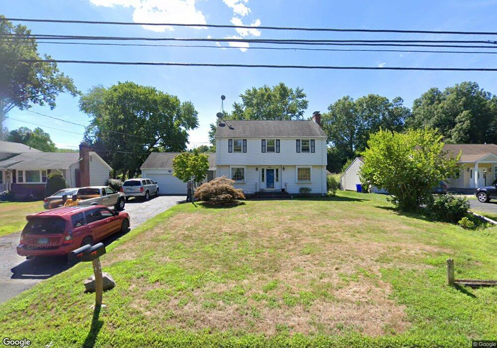 261 Simsbury Rd, West Hartford, CT 06117 - photo 1