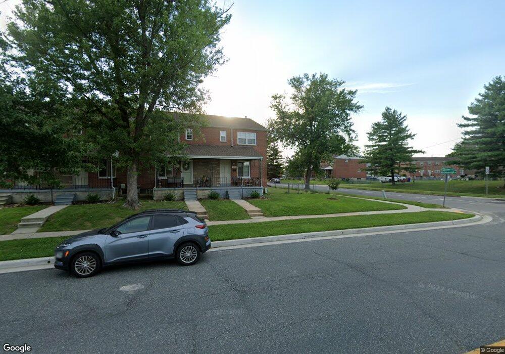 908 Middleborough Rd, Essex, MD 21221 - photo 1