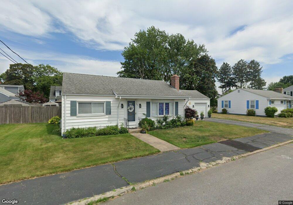 22 Windsor Ct, Pawtucket, RI 02861 - photo 1