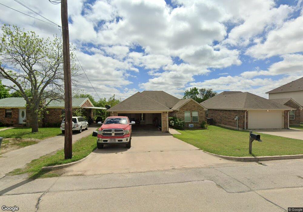 1229 Cherokee St, Weatherford, TX 76086 - photo 1
